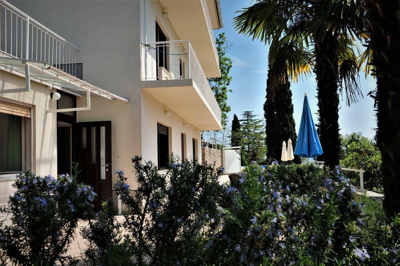 Apartmani Kadmen Ика Экстерьер фото